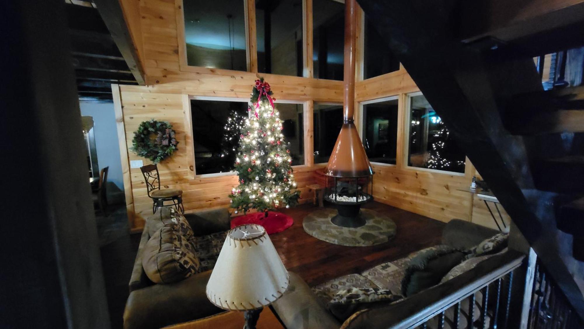 Bear Necessities, Luxury 5Bd Mtn Views, Hot Tub, Many Bear Sightings Villa Gatlinburg Exterior photo