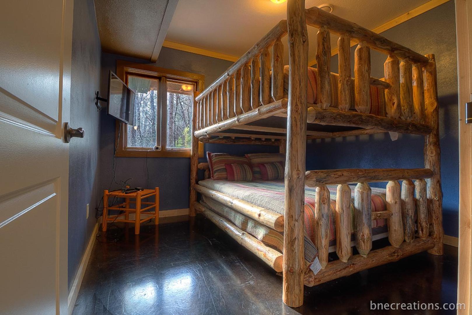 Bear Necessities, Luxury 5Bd Mtn Views, Hot Tub, Many Bear Sightings Villa Gatlinburg Exterior photo